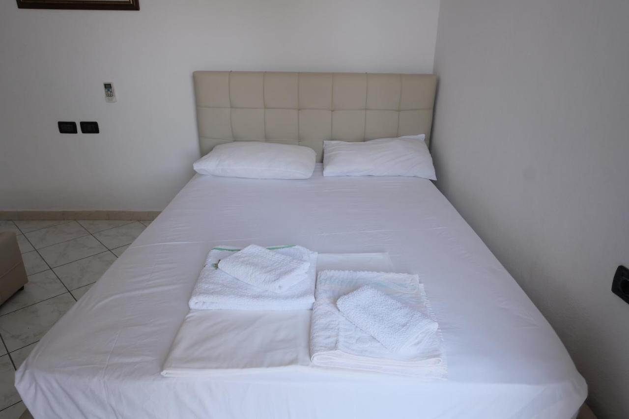 Mehilli Hotel Dhermi Ngoại thất bức ảnh