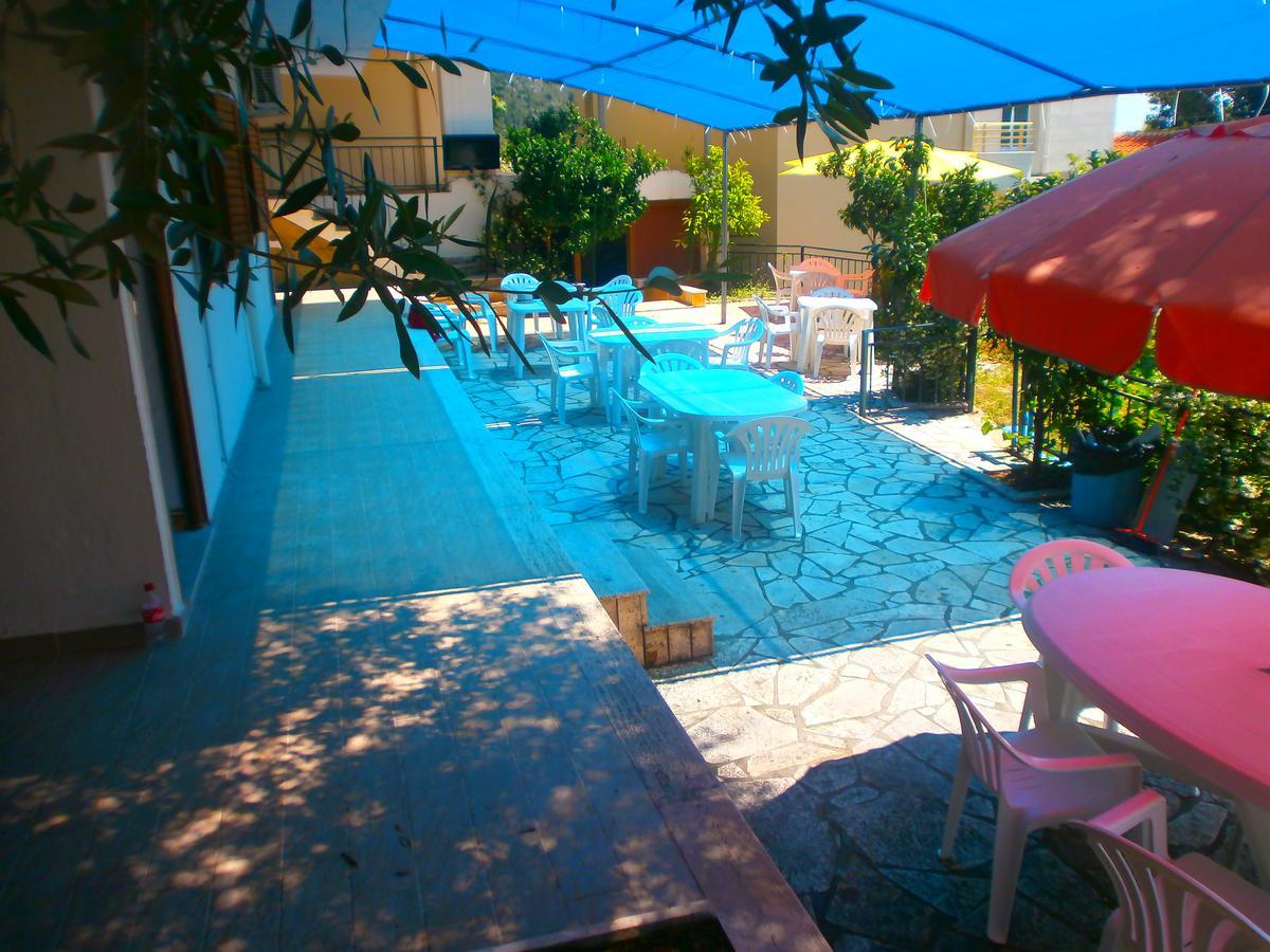 Mehilli Hotel Dhermi Ngoại thất bức ảnh